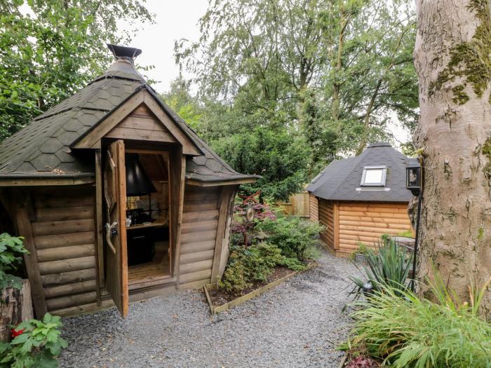 Oak, Ulverston, Cumbria. Studio-style pod ideal for a couple and one well-behaved dog. National Park