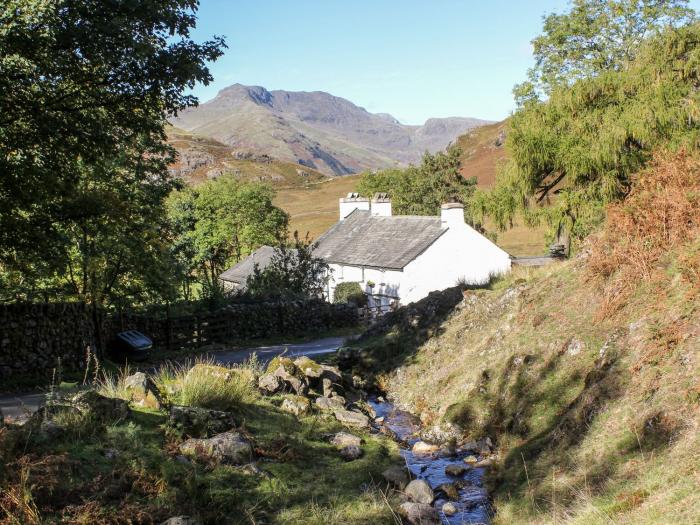 Oak, Ulverston, Cumbria. Studio-style pod ideal for a couple and one well-behaved dog. National Park