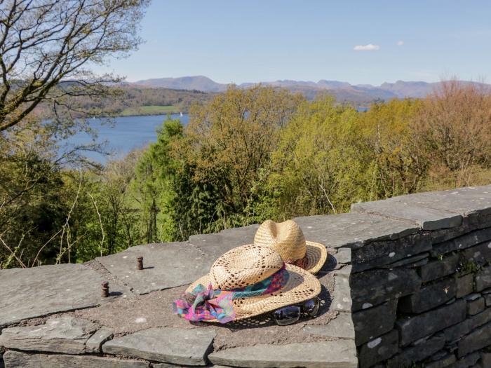 Oak, Ulverston, Cumbria. Studio-style pod ideal for a couple and one well-behaved dog. National Park