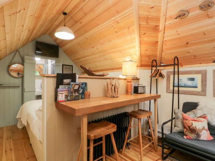 Oak, Ulverston, Cumbria. Studio-style pod ideal for a couple and one well-behaved dog. National Park