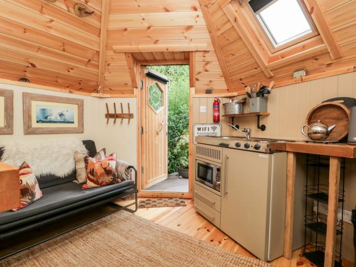 Oak, Ulverston, Cumbria. Studio-style pod ideal for a couple and one well-behaved dog. National Park