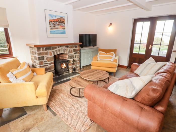 Fountain Folly, is near St Dogmaels, Pembrokeshire. Three-bedroom bungalow near amenities and beach.