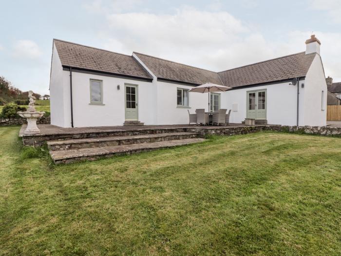 Fountain Folly, is near St Dogmaels, Pembrokeshire. Three-bedroom bungalow near amenities and beach.
