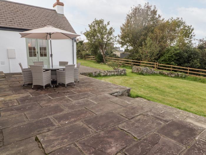 Fountain Folly, is near St Dogmaels, Pembrokeshire. Three-bedroom bungalow near amenities and beach.