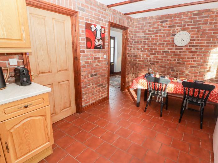 Fountain Folly, is near St Dogmaels, Pembrokeshire. Three-bedroom bungalow near amenities and beach.