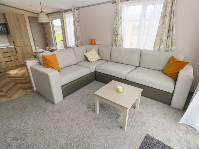 Sandy Bay Retreat, in Hasguard Cross, Broad Haven, Pembrokeshire. Open plan. Smart TV. Electric fire