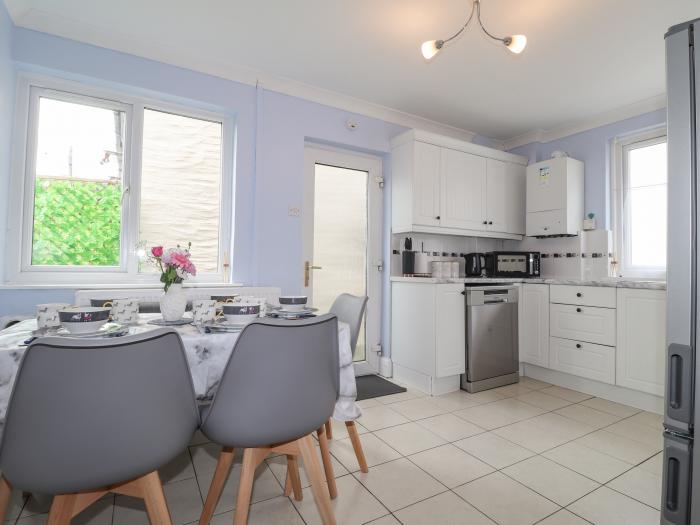 Ty Rhos is located in Cardigan, Ceredigion. Two-bedroom home resting centrally, near amenities. Pets