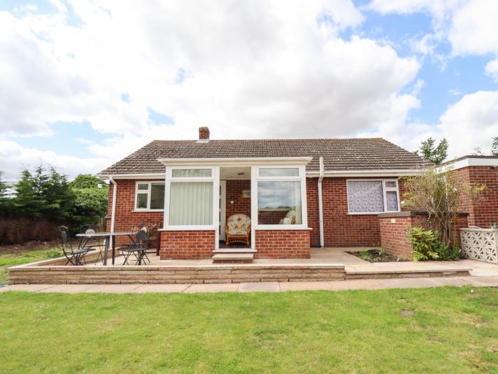 Joray Bungalow, Aby near Alford, Lincolnshire. Conservatory. Ideal for families & off-road parking.