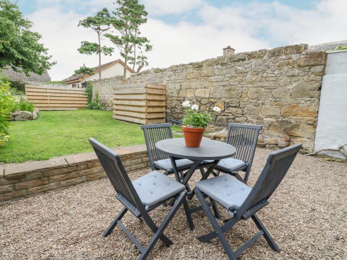 Anchor Cottage, Hopeman, Moray. Two-bedroom cottage near the beach and amenities. Pets and families.