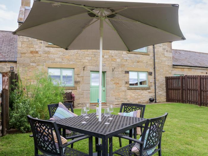 The Granary is in Longwitton near Morpeth, Northumbria. 2bed. Off-road parking. Open-plan. Smart TV.