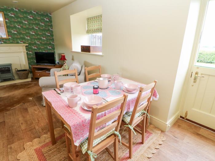 The Granary is in Longwitton near Morpeth, Northumbria. 2bed. Off-road parking. Open-plan. Smart TV.