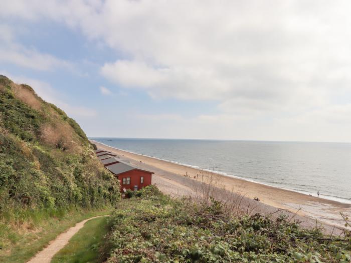 Kestrel is in Branscombe, Devon. Beachfront. Sea views. Pet-friendly. In an AONB. Close to amenities