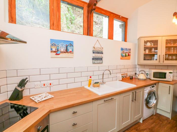 Baronet's Quarters, in Lynton, Devon. In a National Park. Smart TV. Near amenities and a beach. 2bed