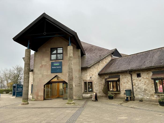 Lilimae Barn, Hognaston near Hulland Ward, Derbyshire. Near National Park. Reverse-level. Open-plan.