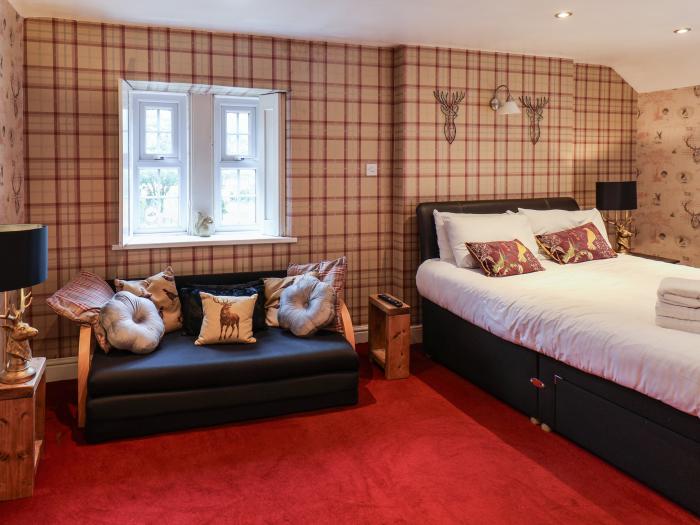 Lena's Lodge, Easington, North Yorkshire. Close to a shop and a pub. En-suite bedrooms. WiFi and TV.