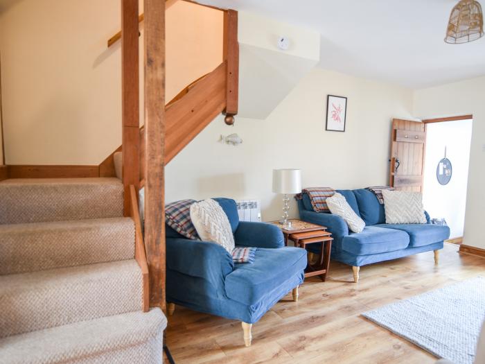 Heron Cottage, in Colyton, East Devon. Near an AONB. Smart TV. Woodburning stove. Pet-friendly. WiFi