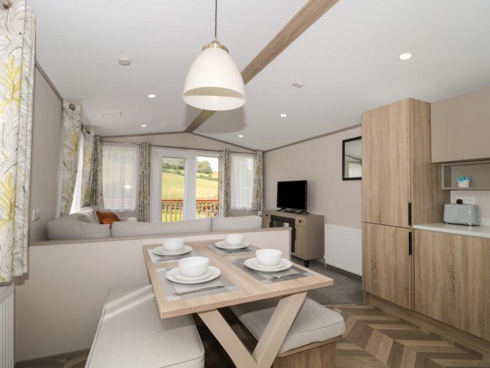 Lodge 9, Shipham, Somerset. Smart TV. Electric fire. In an AONB. Countryside views. Private parking.