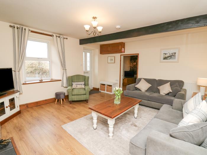 Towyn Hall, New Quay, Sir Ceredigion. Detached. Woodburning stove. Enclosed patio with garden. WiFi.