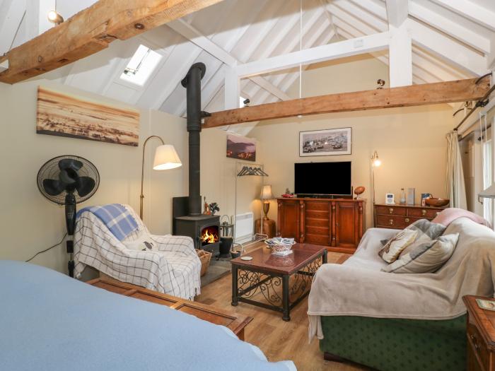 Walnut Cottage is near Ross-On-Wye, Herefordshire. One-bed barn conversion ideal for a couple. Rural