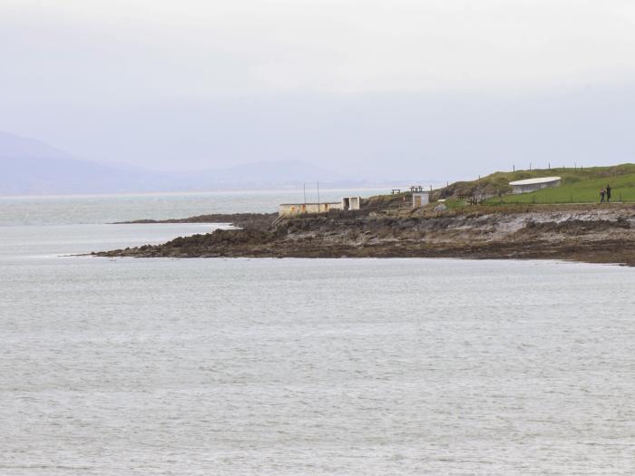 19A Lighthouse Village, Fenit, County Kerry. Close to a beach. Close to amenities. Off-road parking.