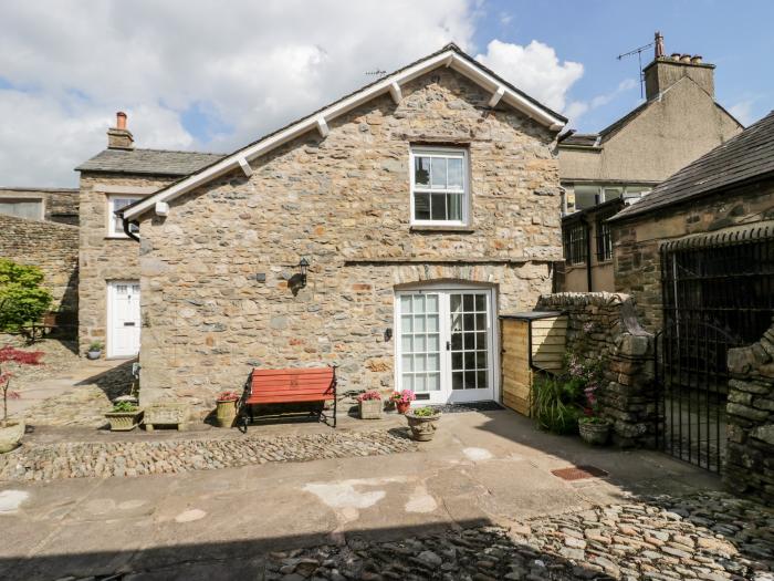 Ramblers Rest, rests in Sedbergh, in Cumbria. In National Park. Woodburning stove. Smart TV. Parking