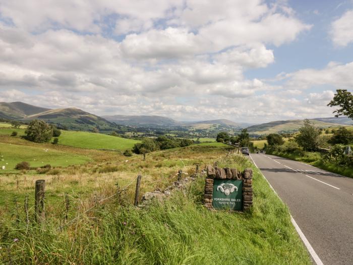 Ramblers Rest, rests in Sedbergh, in Cumbria. In National Park. Woodburning stove. Smart TV. Parking