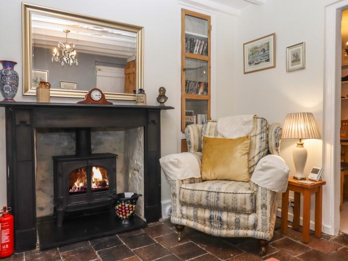 Bluebell Cottage, is in Tavistock, Devon. Two-bedroom home set near amenities. Pet-friendly. Garden.