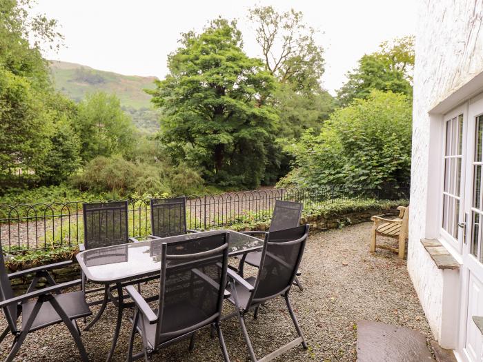 Holly Cottage, Grasmere, Cumbria. In National Park. Close to pub. Private parking. Woodburning stove