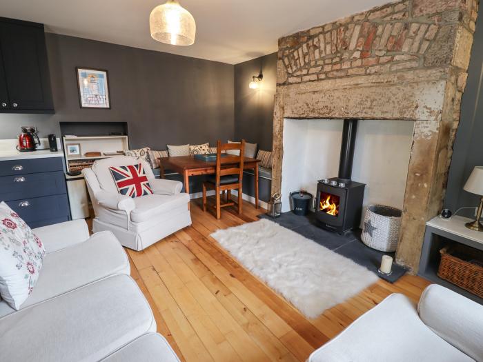Grebe Cottage, in Alnmouth, Northumberland. Close to amenities and a beach. Woodburning stove. 3 bed
