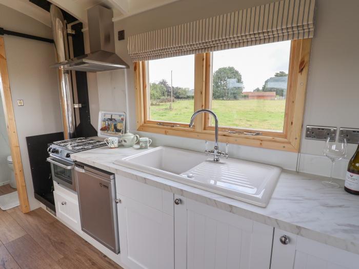 Shepherds Hut, near Scunthorpe, Lincolnshire. Studio-style shepherd's hut, ideal for couples. Rural.