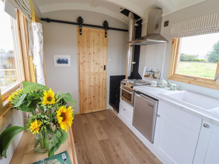 Shepherds Hut, near Scunthorpe, Lincolnshire. Studio-style shepherd's hut, ideal for couples. Rural.