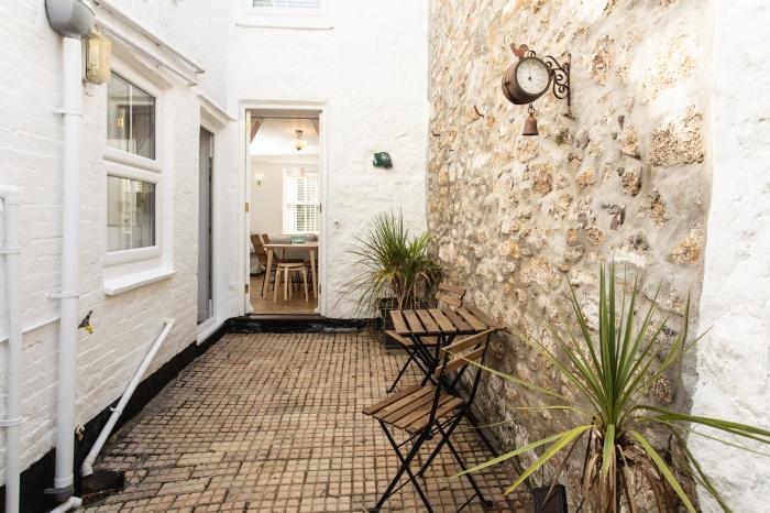 11 Belgravia Street, Penzance, Cornwall. Mid-terrace. Enclosed courtyard. Woodburning stove. 3 beds.