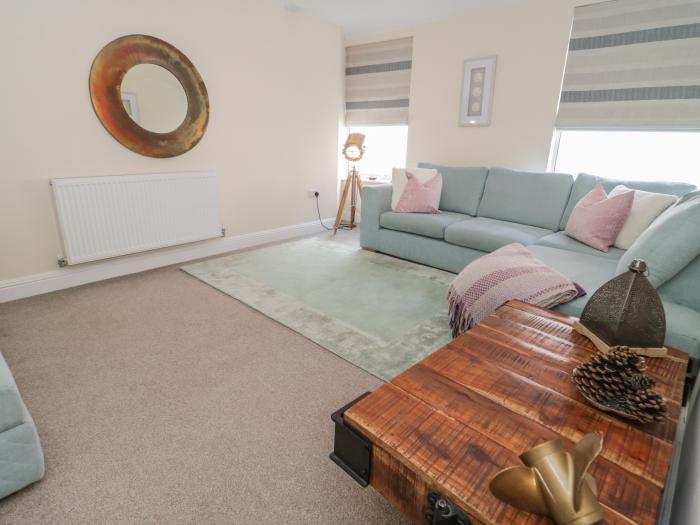 The Moorings in Deganwy, Conwy. First-floor apartment, near the beach and amenities. Couples retreat