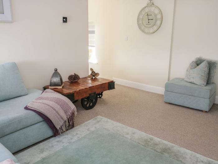 The Moorings in Deganwy, Conwy. First-floor apartment, near the beach and amenities. Couples retreat