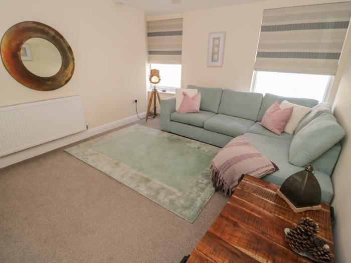 The Moorings in Deganwy, Conwy. First-floor apartment, near the beach and amenities. Couples retreat