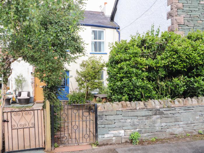 Bay Tree Cottage in Keswick, Cumbria. Two-bed home resting in National Park. Close to amenities