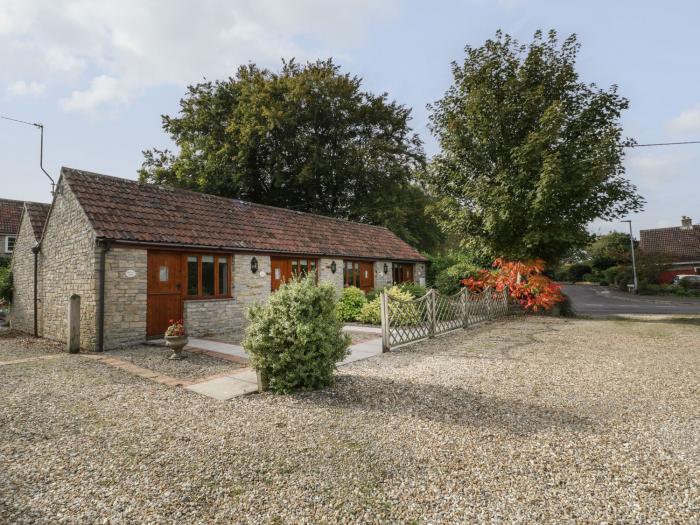 The Paddock near Wells, Somerset. One-bedroom cottage, ideal four couples. Near AONB. Near amenities