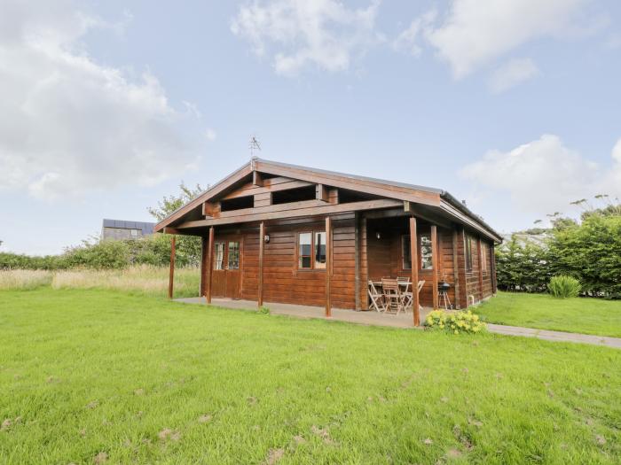 Curlew Lodge, Kirkbean near Southerness, Dumfries & Galloway. Open plan. Ground-floor living. Garden