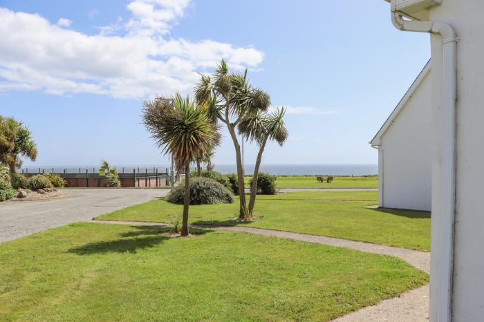 Sandeel Bay nr Fethard-On-Sea, County Wexford. Three-bedroom home with on-site facilities. Sea views