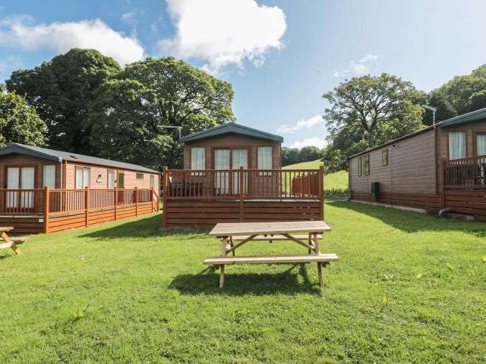 Lodge 10, Shipham, Somerset. Smart TV. Electric fire. In an AONB. Countryside views. Private parking