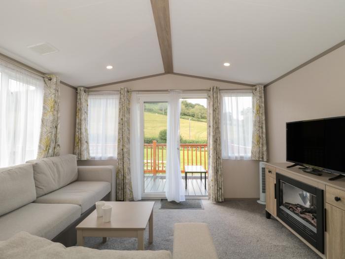 Lodge 11, Shipham, Somerset. Smart TV. Electric fire. In an AONB. Countryside views. Private parking