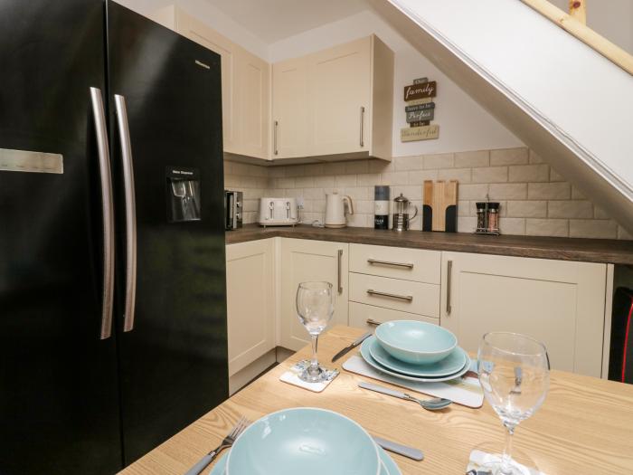 Bay Cottage No 7 in Morecambe, Lancashire. Two-bedroom home near amenities and beach. Hot tub. Pets.