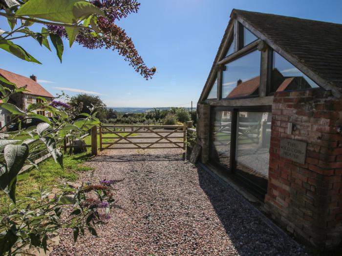 The Old Cow House, Wheathill nr Ditton Priors, Shropshire. Off-road parking. Countryside views. AONB