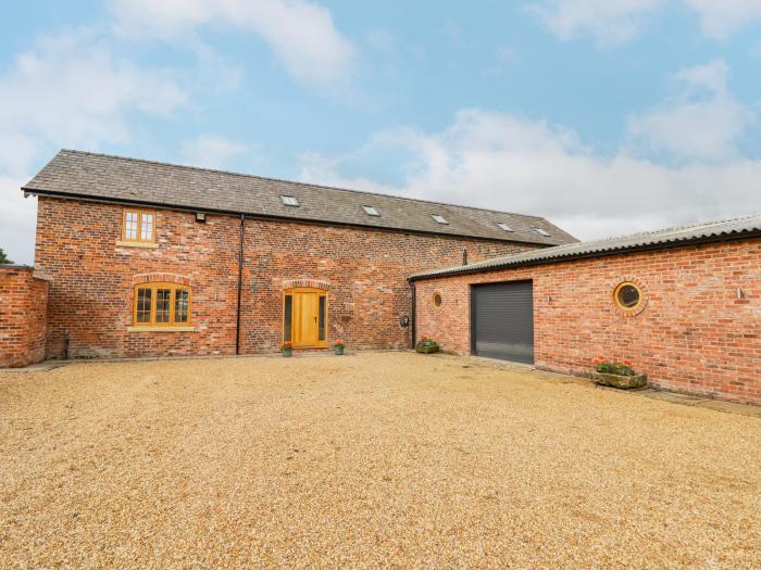 The Barn in Hollings Green near Sandbach, Cheshire. Games room. Parking/EV charging. Rural location.