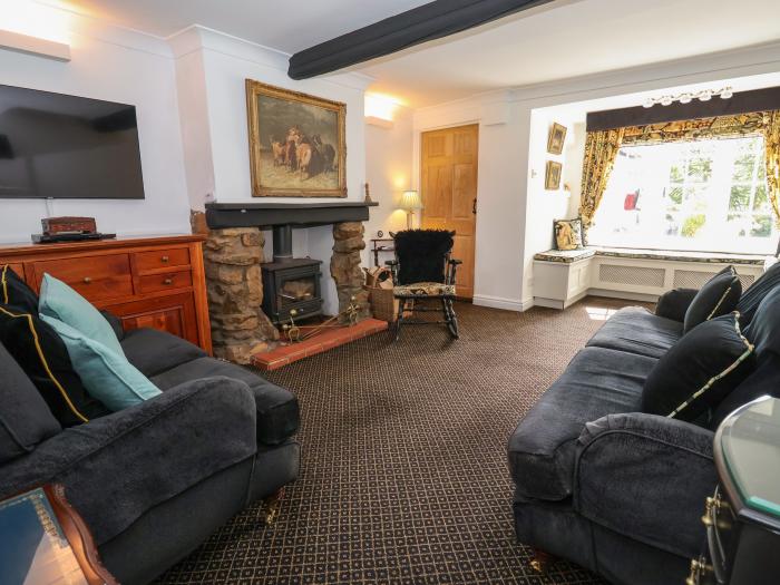 Chapel House in Ellerker near South Cave, East Riding of Yorkshire. Pet-friendly. Close to amenities