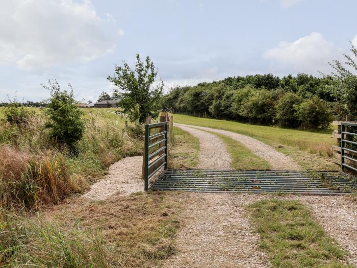 Penny, Pocklington, East Riding of Yorkshire. Near a National Park. Off-road parking. Private patio.