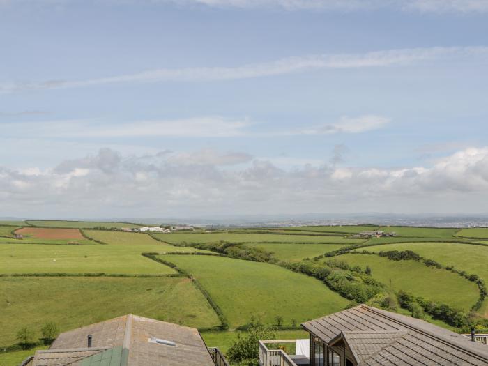 Three Views Lodge, Whitsand Bay, Cornwall. Single-storey. 3 bedrooms. Decking. Off-road parking. TV.