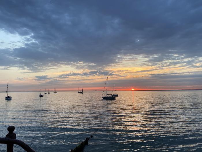 Topsails, Totland Bay