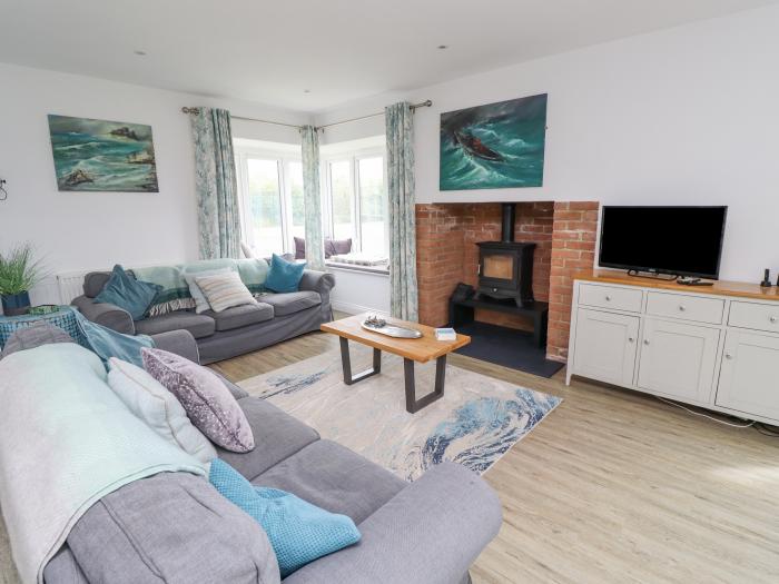Turning Tide in Beadnell, Northumberland. Three-bedroom home near amenities and beach. Pet-friendly.