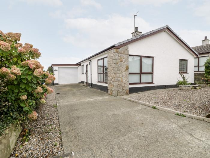 Cae Teg, in Niwbwrch, Isle of Anglesey. Close to amenities. Near the Eryri (Snowdonia) National Park